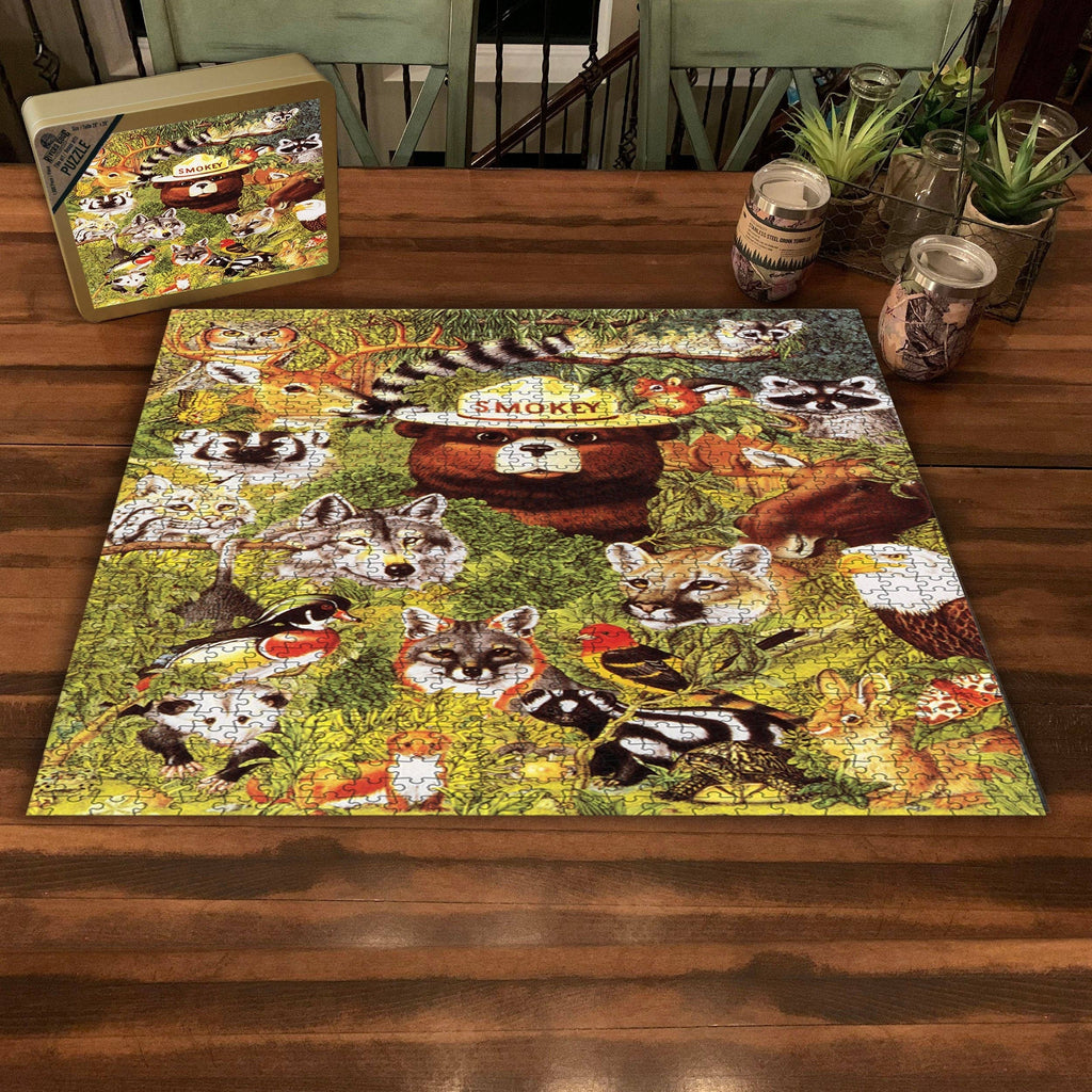 Puzzle in Tin 1000-Piece-Smokey and Friends