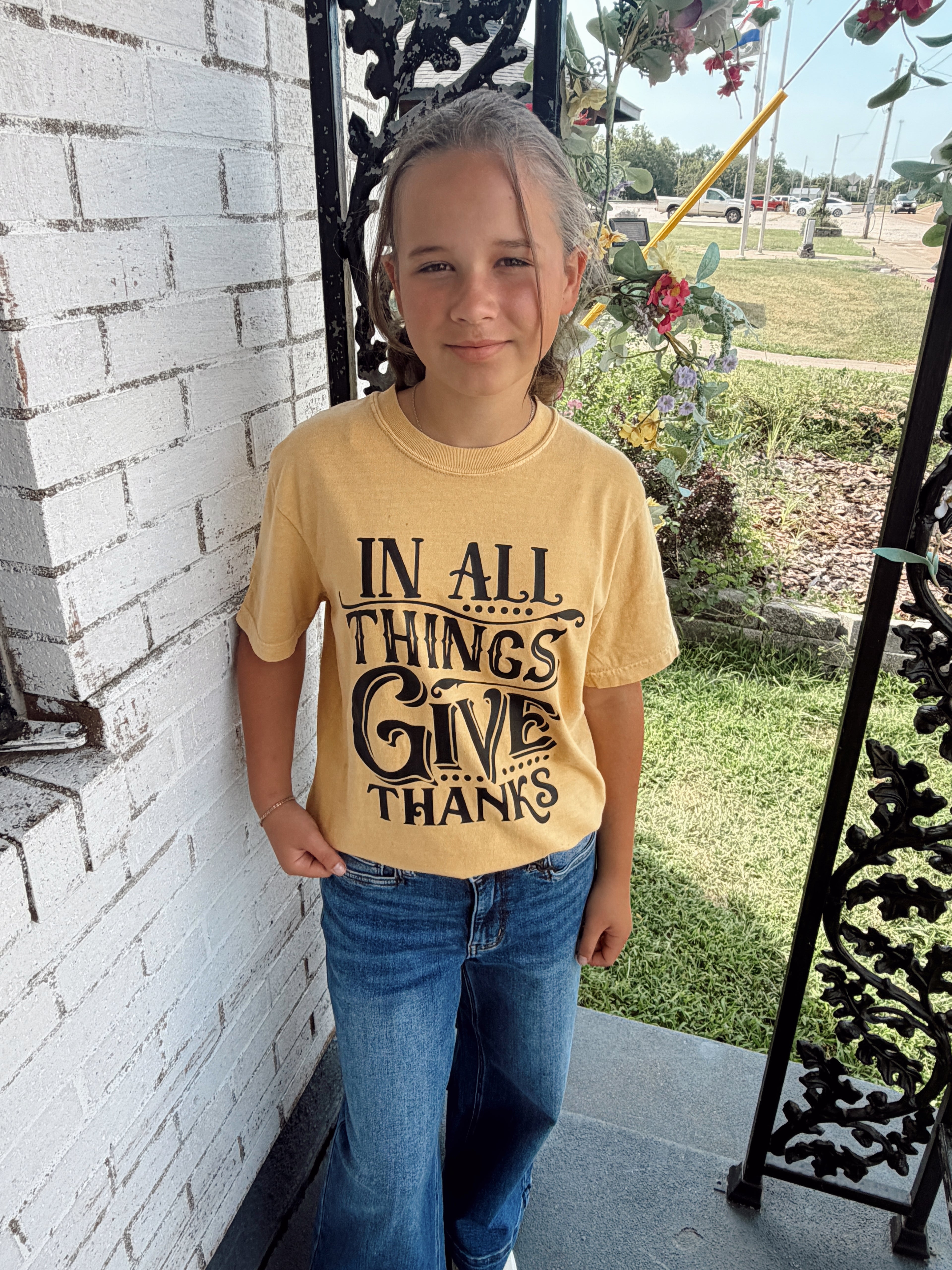IN ALL THINGS GIVE THANKS TEE